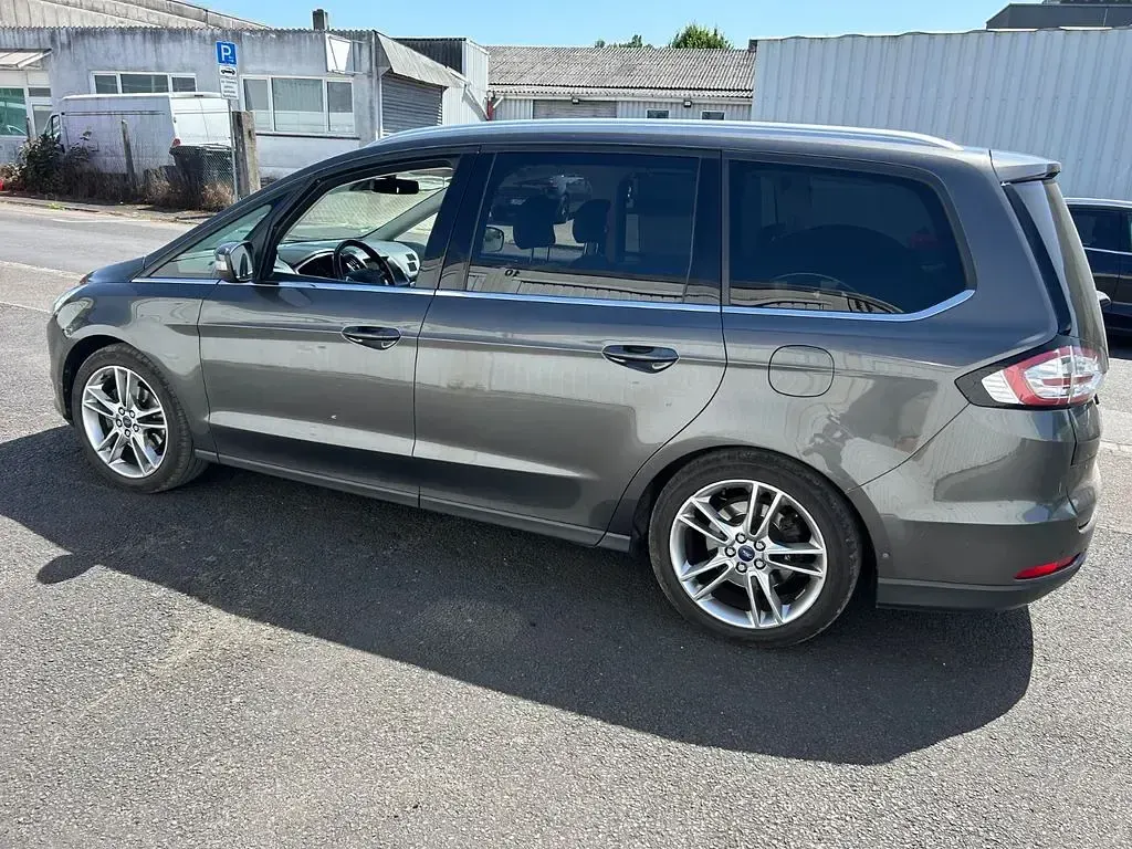 Gebraucht Ford Galaxy Titanium 209 PS (153 kW) 2016 Grau Van / Kleinbus