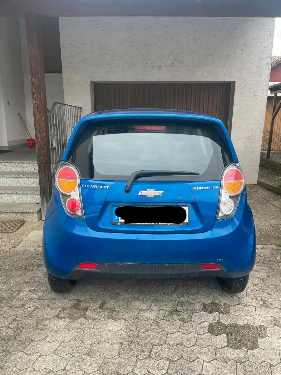 Second-hand Chevrolet Spark 68 CP (50 kW) 2012 Albastru Hatchback