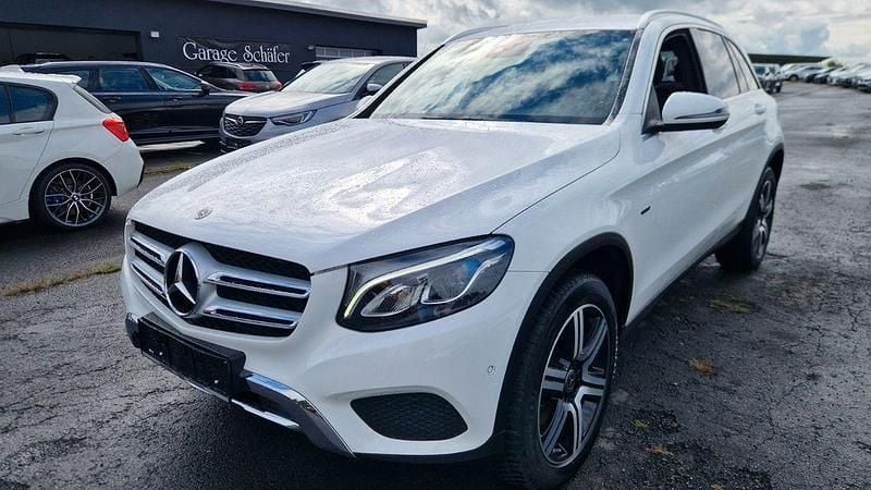Polarweiss Gebraucht 2017 Mercedes GLC350 AMG SUV | 25.699 € (Guter Preis) - Bild 1/4