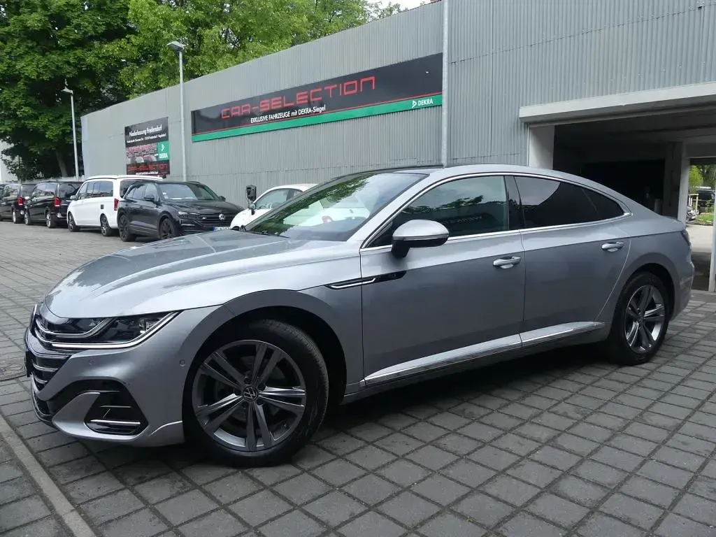 Gebraucht VW Arteon 218 PS (160 kW) 2022 Pyritsilber metallic (metallic) Limousine