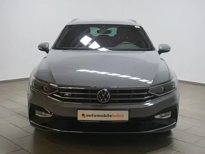 Second-hand VW Passat 150 CP (110 kW) 2024 Gri Break