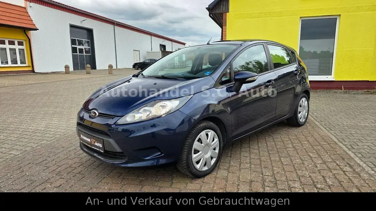 Gebraucht Ford Fiesta Trend 82 PS (60 kW) 2012 Blau Kleinwagen