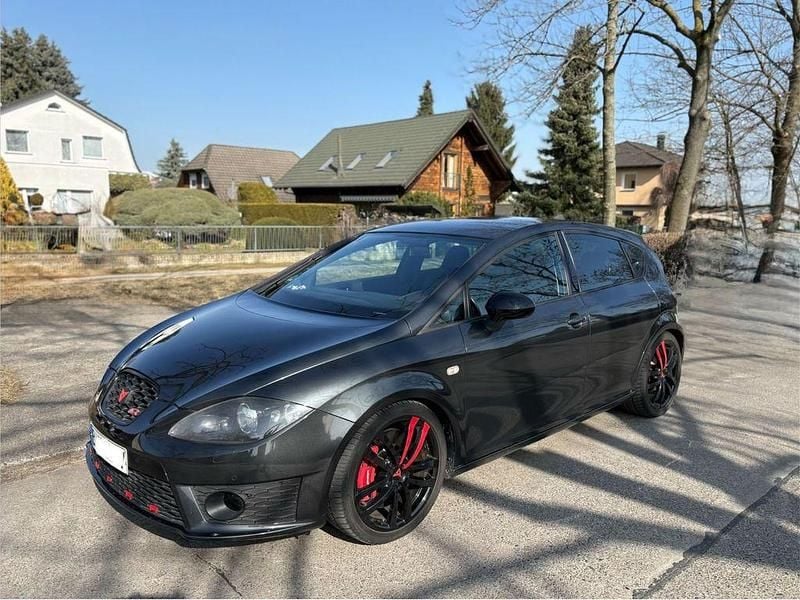 Second-hand Seat Leon CUPRA 265 CP (194 kW) 2010 Gri Hatchback