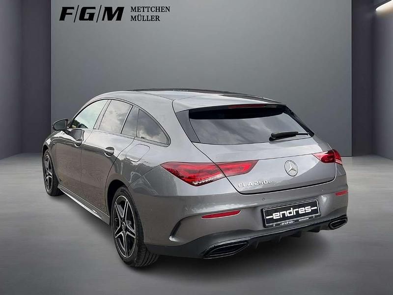 Gebraucht Mercedes CLA250e AMG line 160 PS (117 kW) 2021 Mountaingrau Limousine