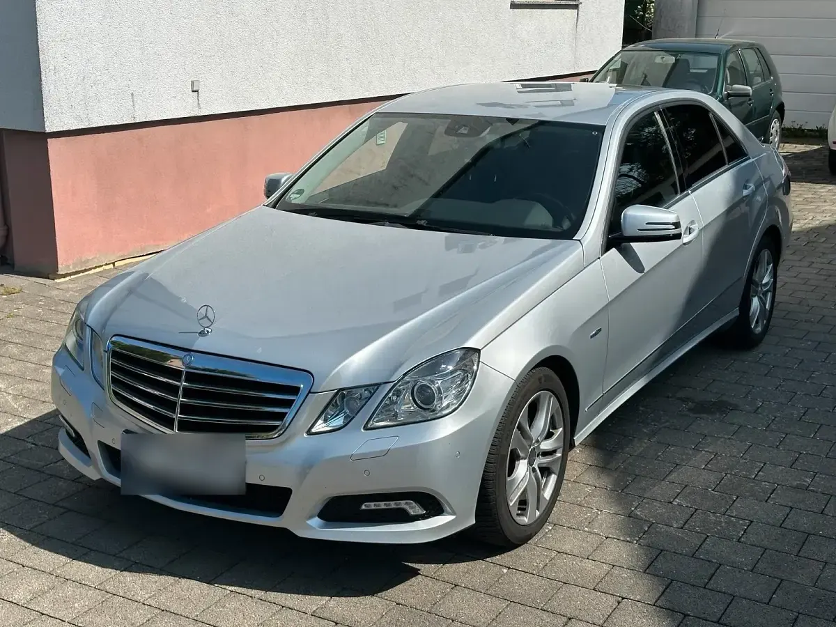 Gebraucht Mercedes E220 170 PS (125 kW) 2009 Silber Limousine