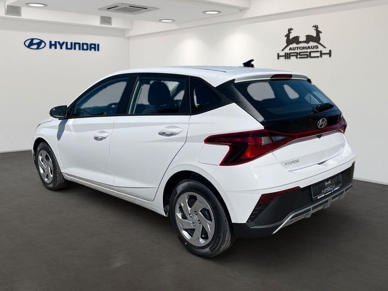 Nowe Hyundai i20 Select 79 KM (58 kW) 2025 Biały Sedan/Limuzyna