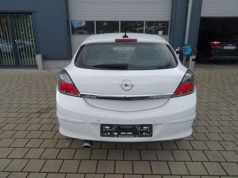 Gebraucht Opel Astra GTC Sport 179 PS (131 kW) 2010 Weiß Limousine