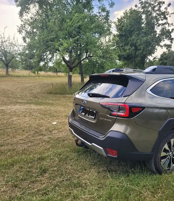Gebraucht Subaru Outback Platinum 169 PS (124 kW) 2023 Grün Kombi