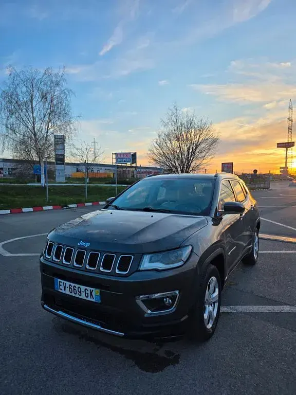 Occasion Jeep Compass Limited 140 ch (102 kW) 2018 Marron SUV