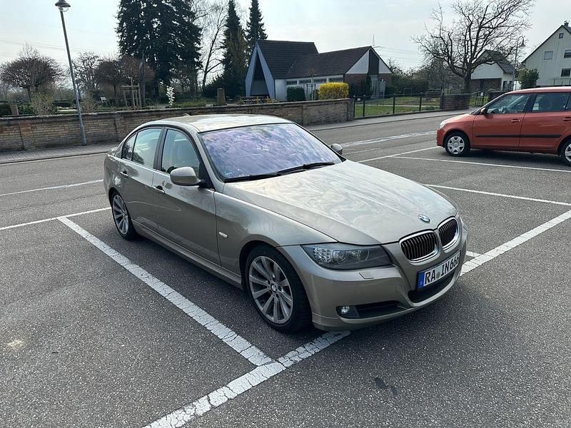 Gebraucht BMW 320 Exclusive 170 PS (125 kW) 2011 Beige Limousine