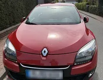Gebraucht Renault Mégane Initiale Paris 101 PS (74 kW) 2013 Rot Limousine