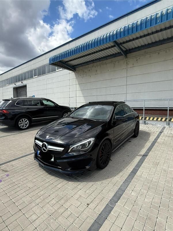 Schwarz Gebraucht 2016 Mercedes CLA45 AMG AMG Limousine | 22.499 € - Bild 1/4