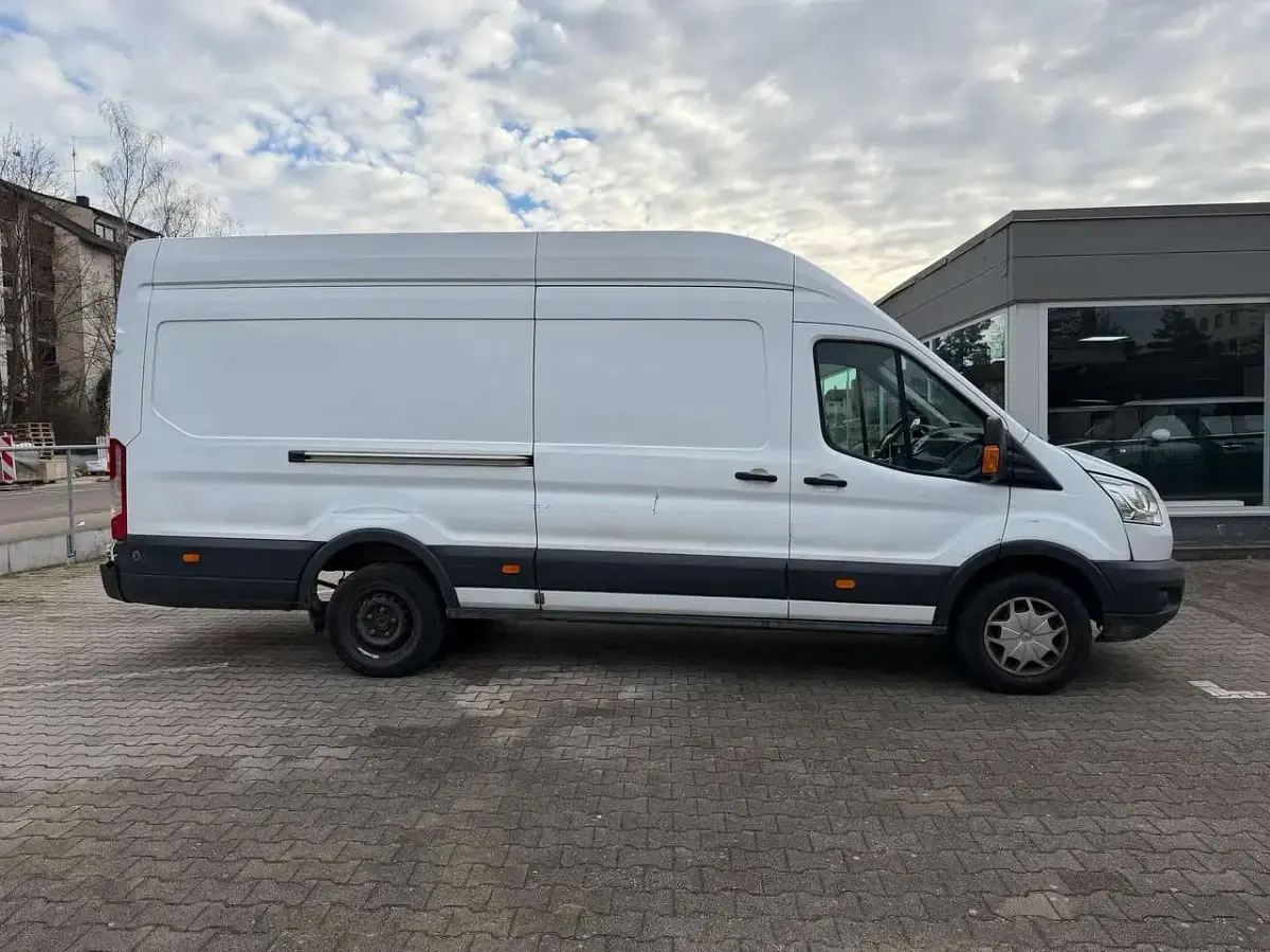 Gebraucht Ford Transit Trend 170 PS (125 kW) 2019 Frostweiß Kleinwagen