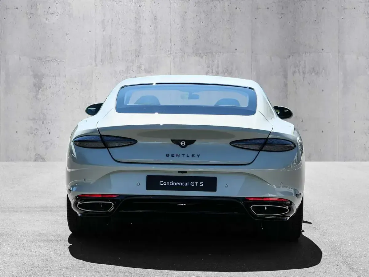 Neu Bentley Continental 680 PS (500 kW) 2026 Opalite Coupé