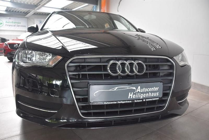 Schwarz Gebraucht 2015 Audi A3 Sportback Attraction Limousine | 12.980 € (Guter Preis) - Bild 1/4