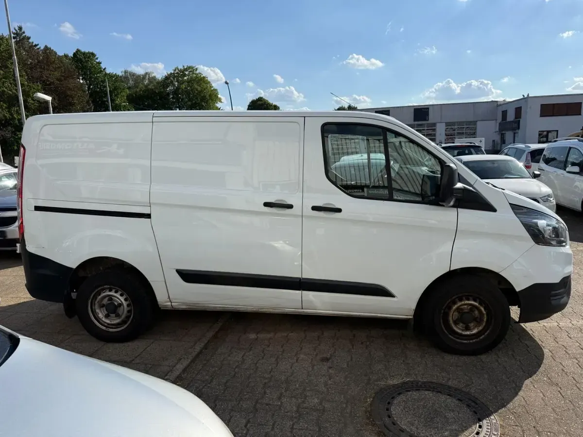 Gebraucht Ford Transit Custom 105 PS (77 kW) 2019 Weiß Van / Kleinbus