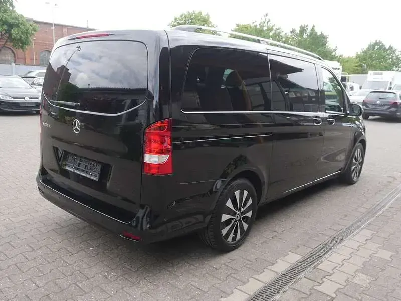 Gebraucht Mercedes V220 Edition 163 PS (119 kW) 2023 Schwarz Van / Kleinbus