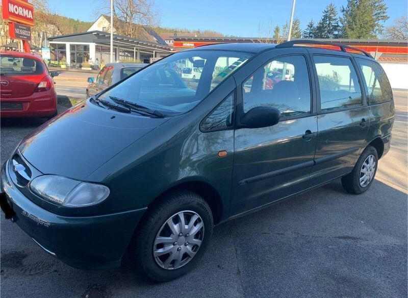 Grün Gebraucht 1998 Ford Galaxy Ghia Van / Kleinbus | 2.100 € (Fairer Preis) - Bild 1/4