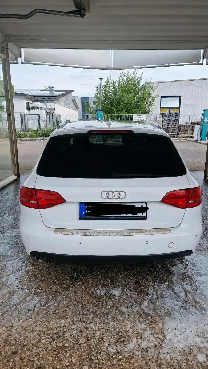 Gebraucht Audi A4 143 PS (105 kW) 2010 Weiß Kombi