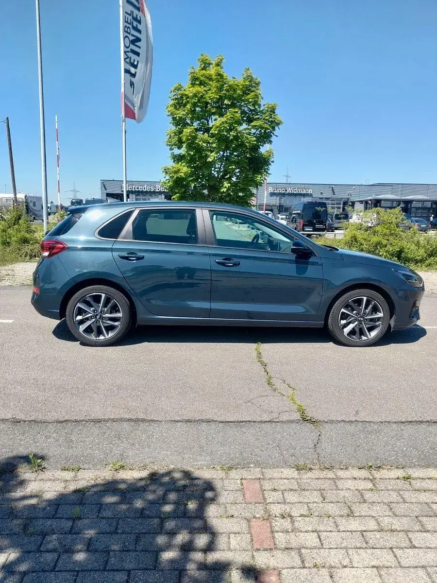 Gebraucht Hyundai i30 116 PS (85 kW) 2021 Blau Limousine