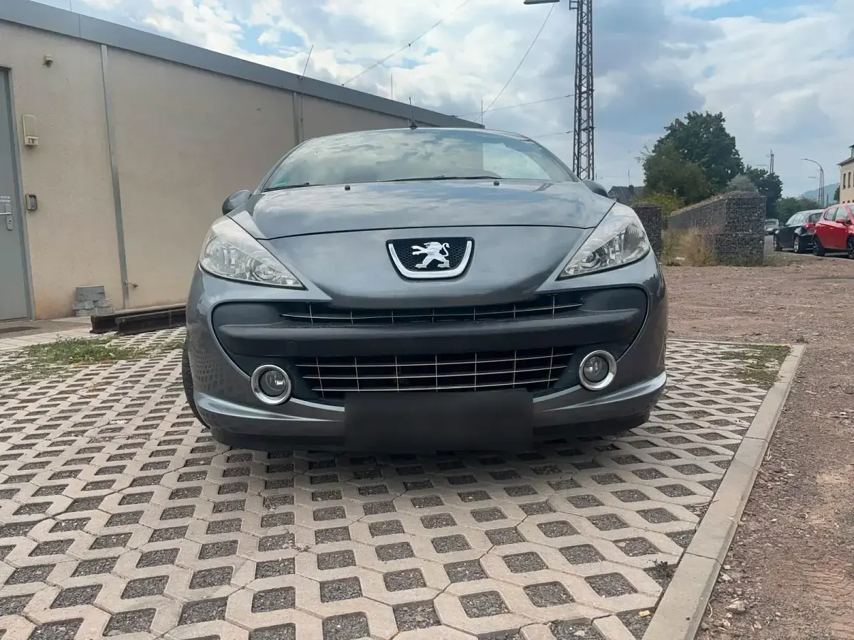 Gebraucht Peugeot 207 CC 120 PS (88 kW) 2008 Andere farben Cabrio