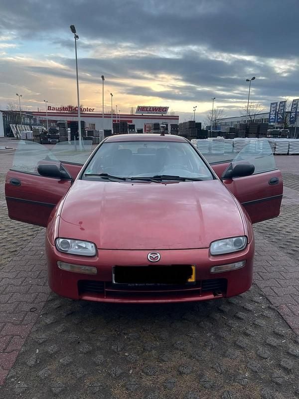 Gebraucht Mazda 323F 88 PS (64 kW) 1998 Rot Limousine