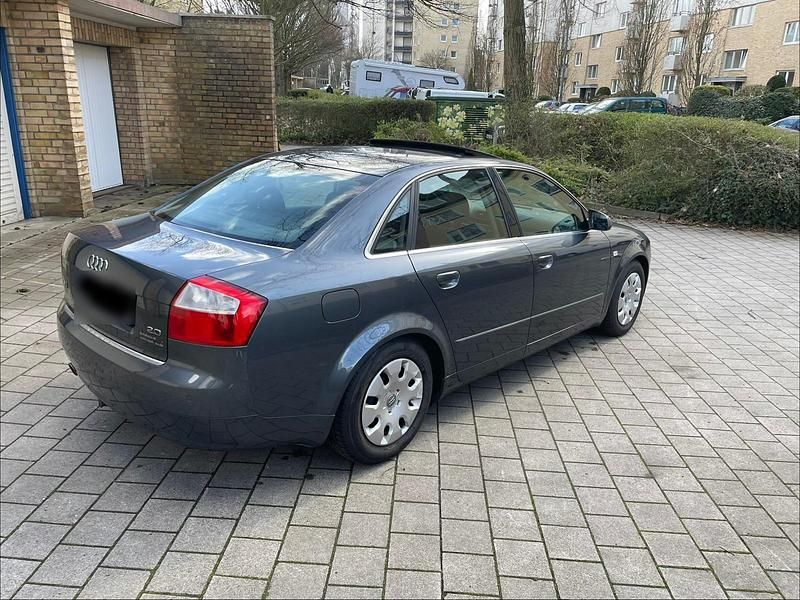 Second-hand Audi A4 131 CP (96 kW) 2005 Gri Berlinǎ