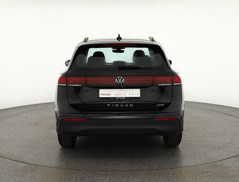 Gebraucht VW Tiguan 131 PS (96 kW) 2024 Schwarz SUV