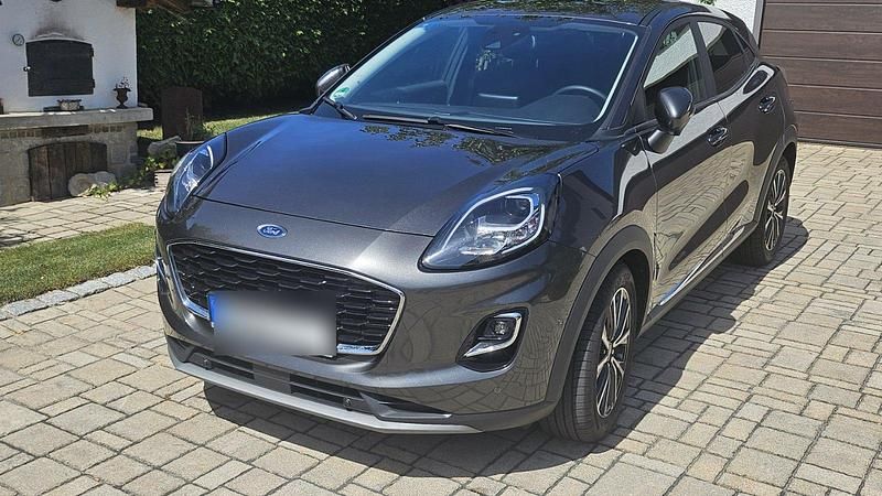Grau Gebraucht 2020 Ford Puma Titanium SUV | 16.300 € (Superpreis) - Bild 1/4