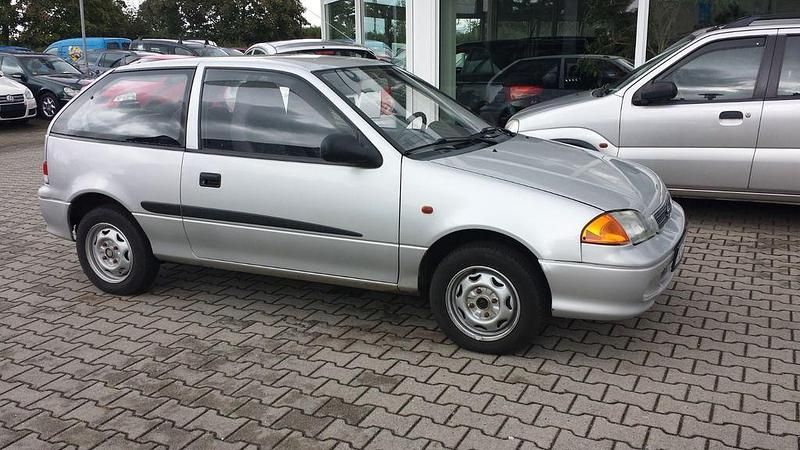 Gebraucht Suzuki Swift 53 PS (38 kW) 2001 Silber Kleinwagen