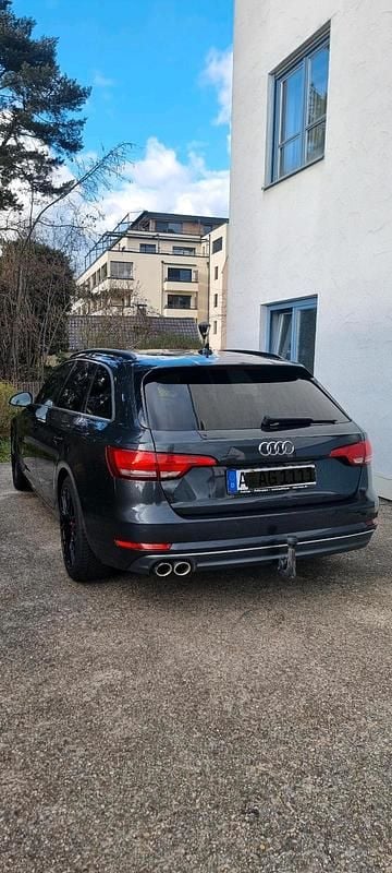 Gebraucht Audi A4 190 PS (139 kW) 2018 Grau Kombi