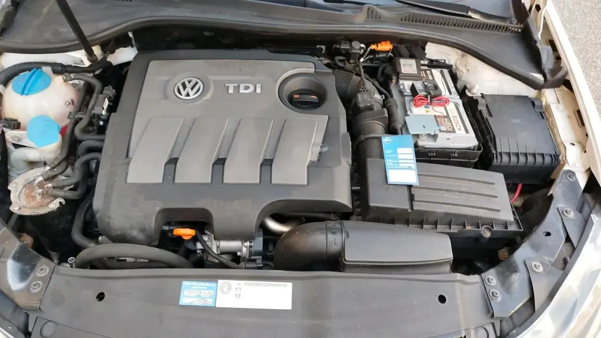 Gebraucht VW Golf VI 130 PS (95 kW) 2012 Weiß Kleinwagen
