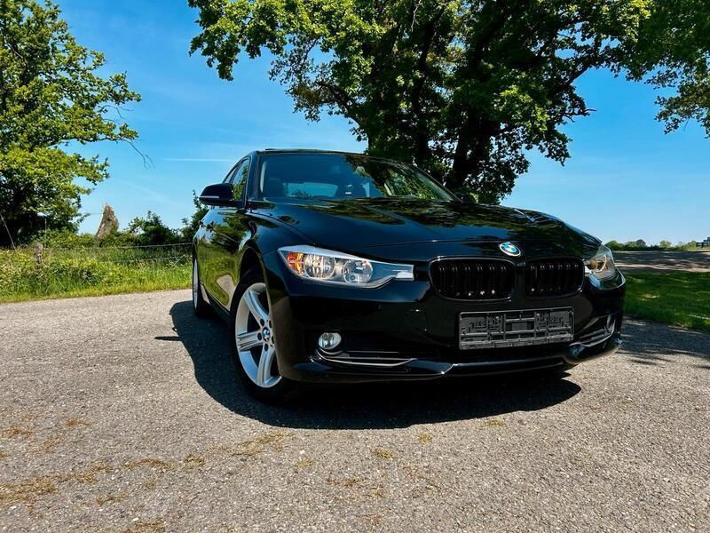 Schwarz Gebraucht 2015 BMW 328 Limousine | 11.750 € - Bild 1/4