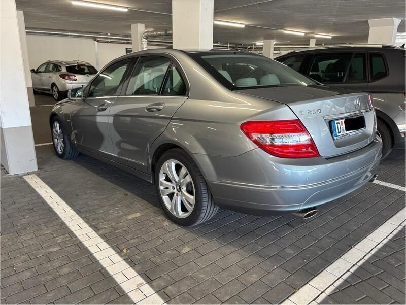 Grau Gebraucht 2008 Mercedes C230 Limousine | 10.400 € - Bild 1/4