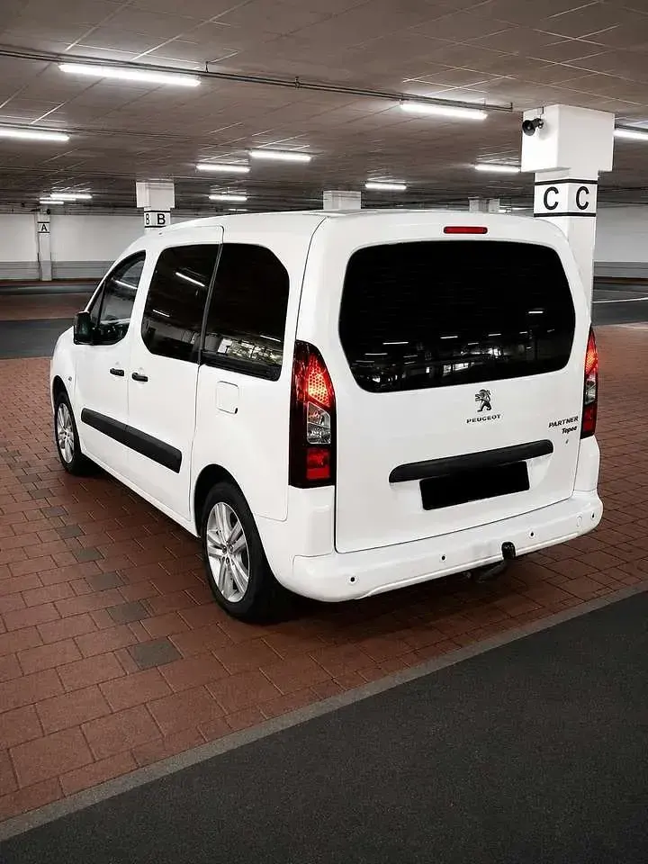 Gebraucht Peugeot TePee Active 98 PS (72 kW) 2017 Kombi