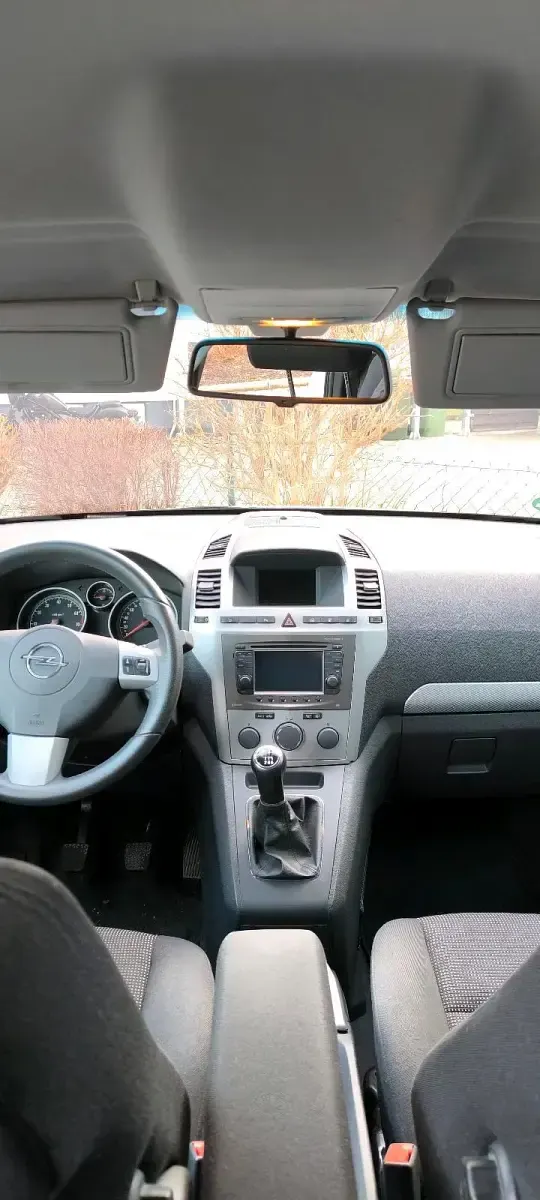 Gebraucht Opel Zafira 150 PS (110 kW) 2011 Weiß Van / Kleinbus