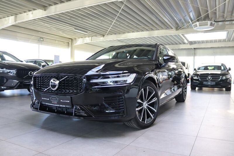 Schwarz Gebraucht 2023 Volvo V60 Plus Kombi | 44.990 € (Etwas zu teuer) - Bild 1/4