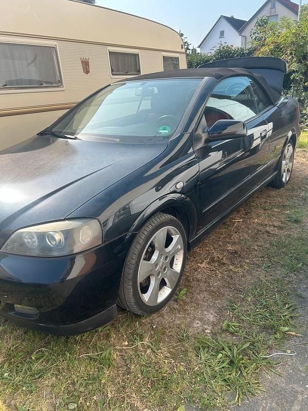 Schwarz Gebraucht 2004 Opel Astra Cabriolet Cabrio | 2.600 € (Guter Preis) - Bild 1/4
