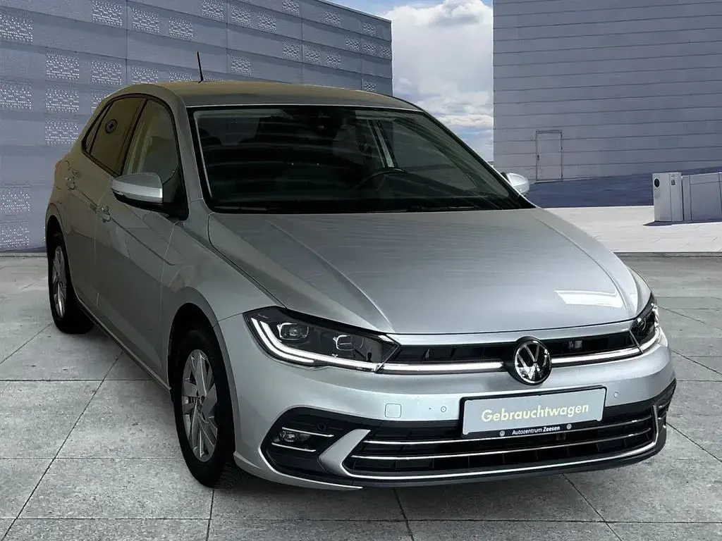 Gebraucht VW Polo Style 95 PS (69 kW) 2023 Silber Kleinwagen