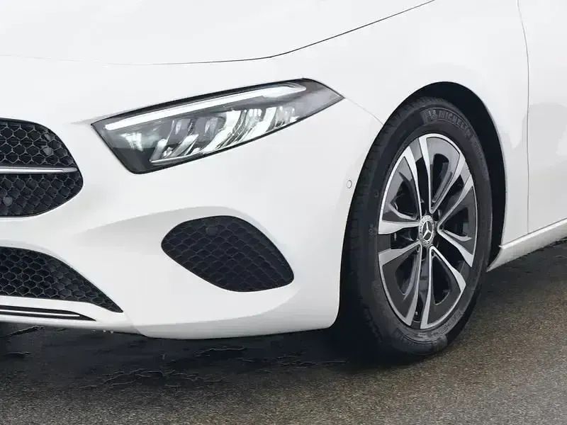 Gebraucht Mercedes A200 Progressive 163 PS (119 kW) 2025 Weiß Limousine