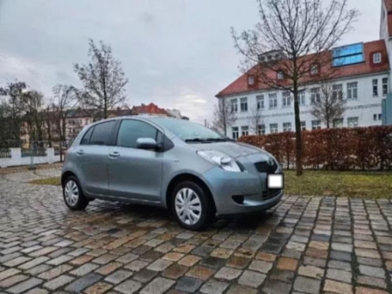 Gebraucht Toyota Yaris 69 PS (50 kW) 2007 Grau Kleinwagen
