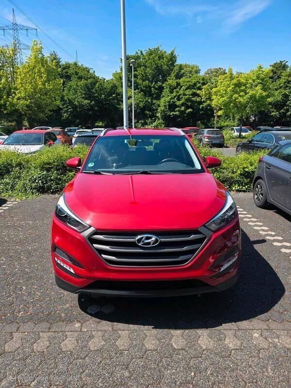 Rot Gebraucht 2018 Hyundai Tucson SUV | 15.500 € (Fairer Preis) - Bild 1/4