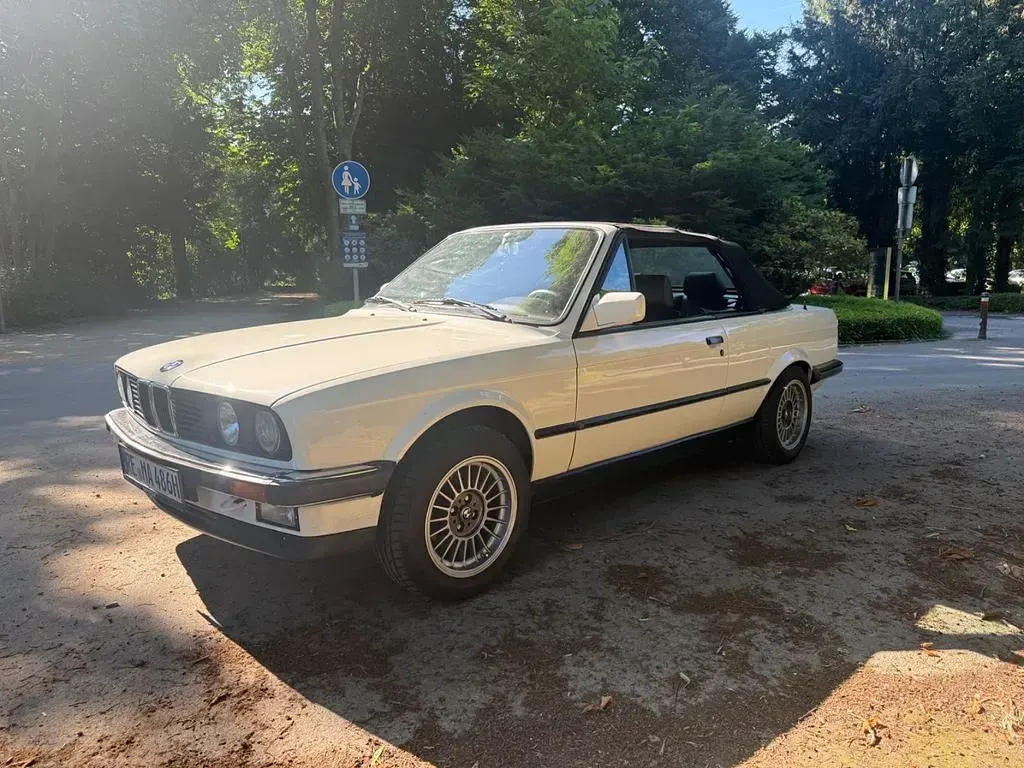 Gebraucht BMW 325 170 PS (125 kW) 1989 Weiß Cabrio