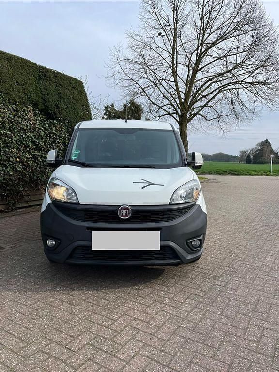Gebraucht Fiat Doblò 90 PS (66 kW) 2015 Weiß Van / Kleinbus