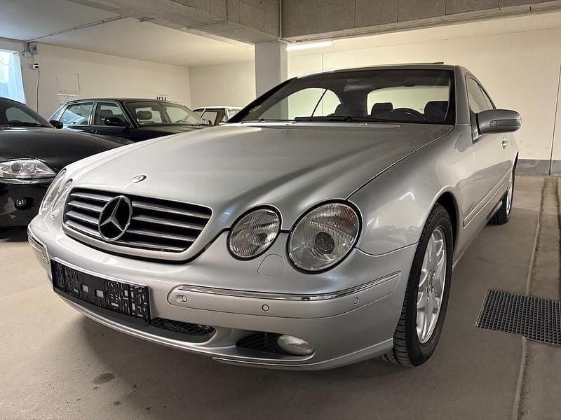 Gebraucht Mercedes CL500 306 PS (225 kW) 2001 Brillantsilber 770 Coupé