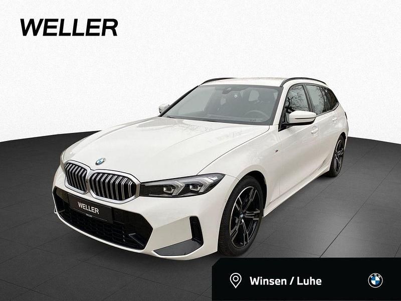 Alpinweiss iii (weiß) Gebraucht 2024 BMW 320 M Sport Kombi | 37.895 € (Guter Preis) - Bild 1/4