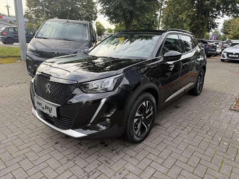 Gebraucht Peugeot e-2008 Allure 100 kW (136 PS) 2021 Perla nera schwarz SUV