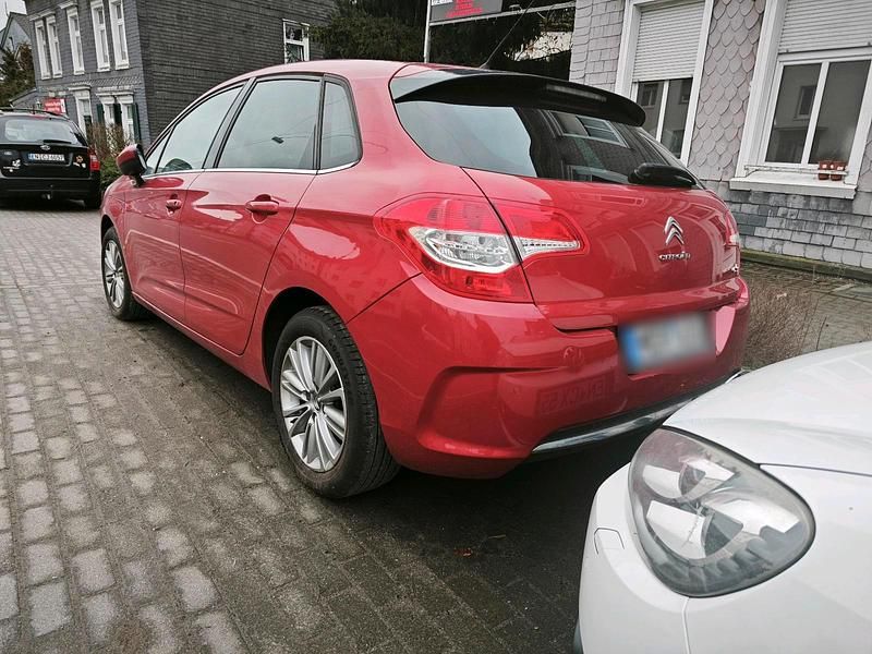 Gebraucht Citroën C4 120 PS (88 kW) 2010 Rot Limousine