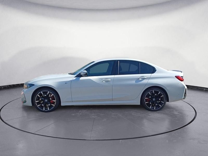 Gebraucht BMW 320 Performance 190 PS (139 kW) 2024 Weiß Limousine