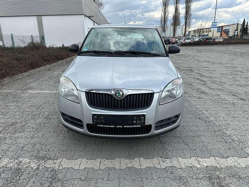 Gebraucht Skoda Fabia Classic 69 PS (50 kW) 2008 Brilliant silber mettalic Kleinwagen